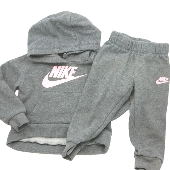 Nike 2pc Outfit, 2